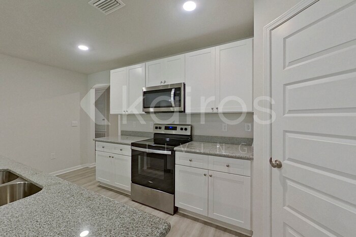 Building Photo - 4698 Malay Cir
