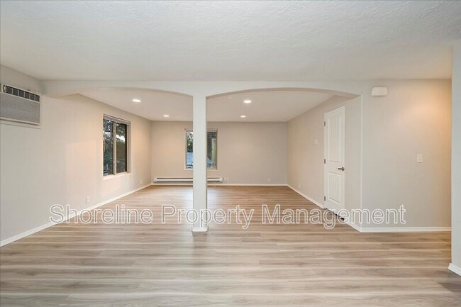 Primary Photo - 2111 Brittany Ln