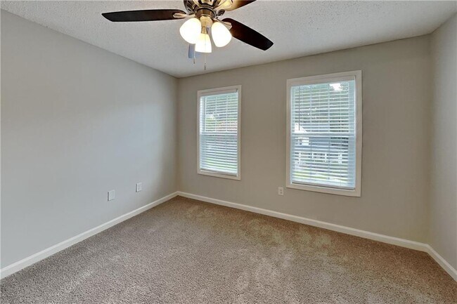 Building Photo - 114 Tannin Ct