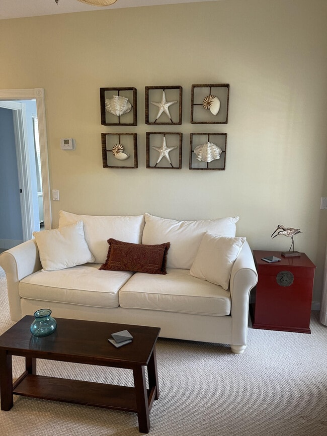 Building Photo - 1833 Dakota Dr