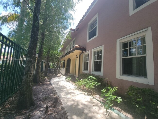 Building Photo - 6728 W Sample Rd