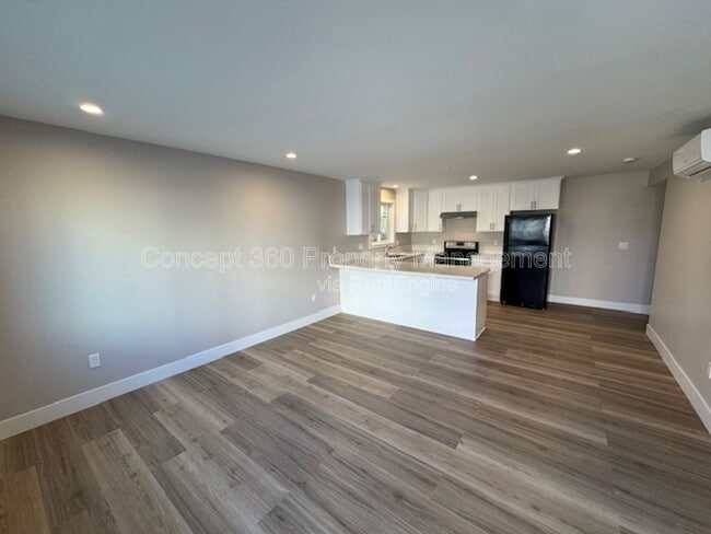 Building Photo - 1421 Obispo Ave