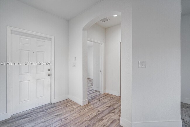 Building Photo - 16350 SW 50th Terrace