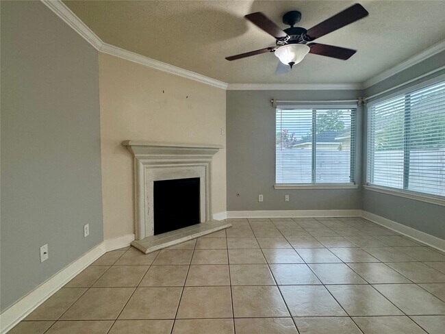 Building Photo - 9910 Farrell Dr