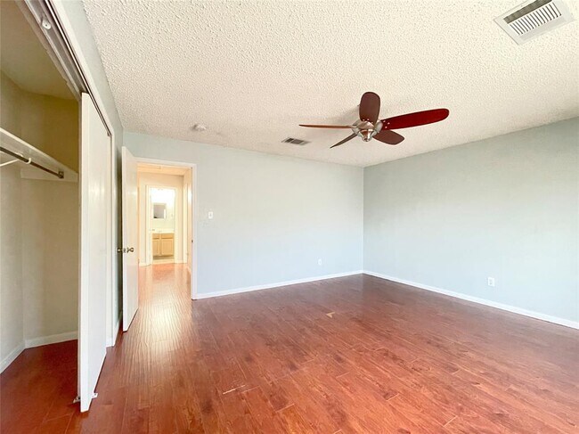 Building Photo - 2516 Stapleford Dr