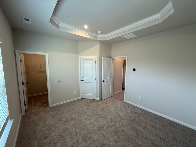 Building Photo - Brand New Townhome!!