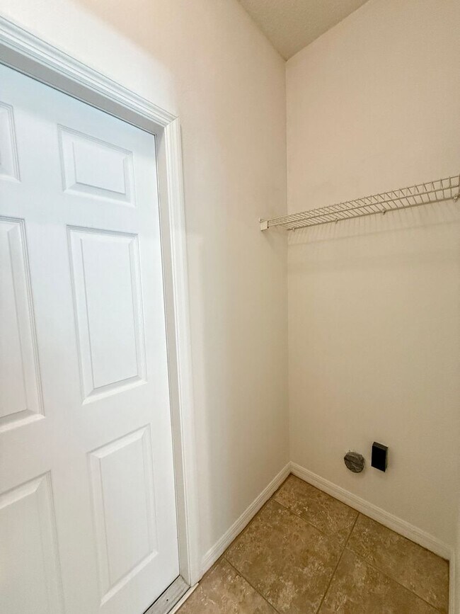 Building Photo - Nice 4/2 Two-Story Home in Seminole County...
