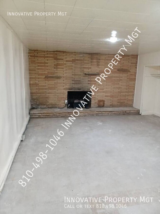 Building Photo - 3087 Hatherly Ave