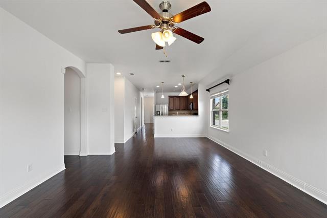 Building Photo - 920 Kinghaven Dr