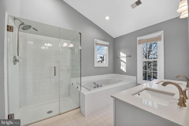 Building Photo - 8110 Meadow Springs Ct