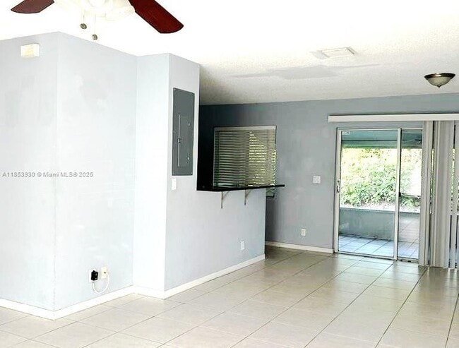 Building Photo - 1109 SW 44th Way