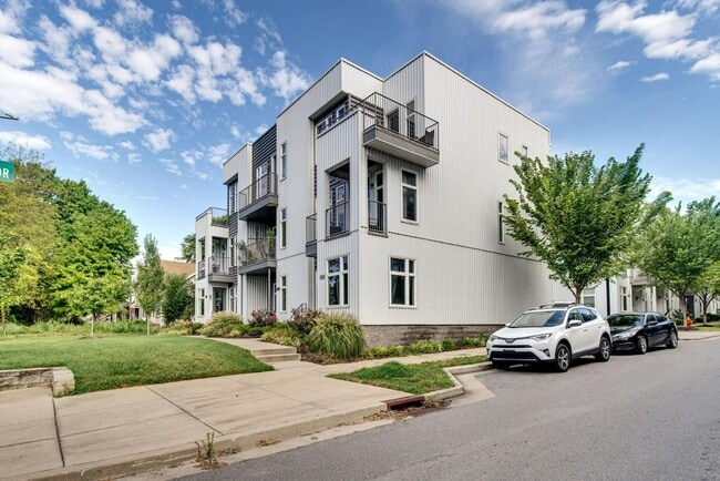Building Photo - 1029 Maxwell Ave