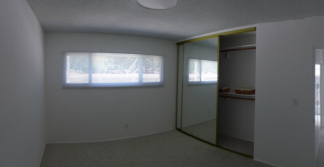 Building Photo - 2802 Ingleside Dr
