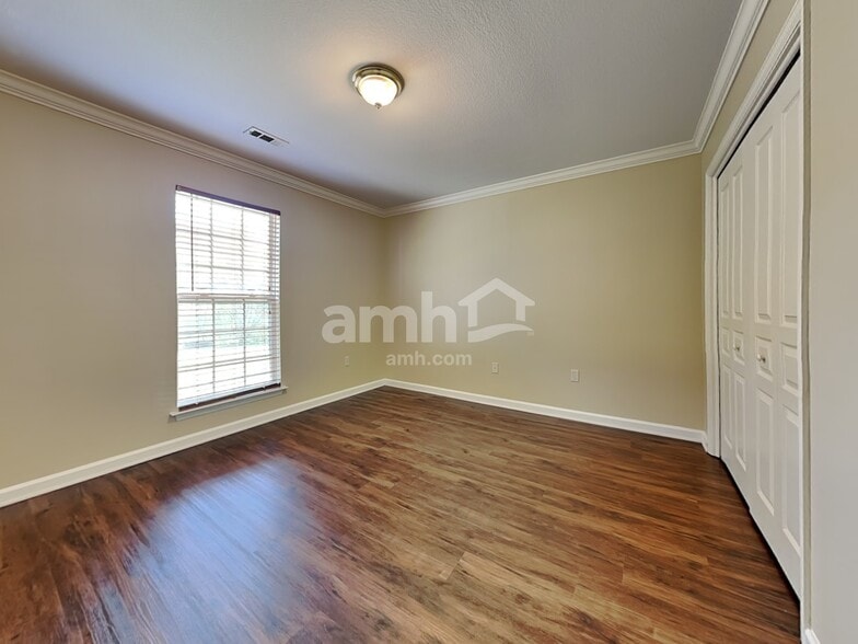 Building Photo - 2824 Ashridge Rd