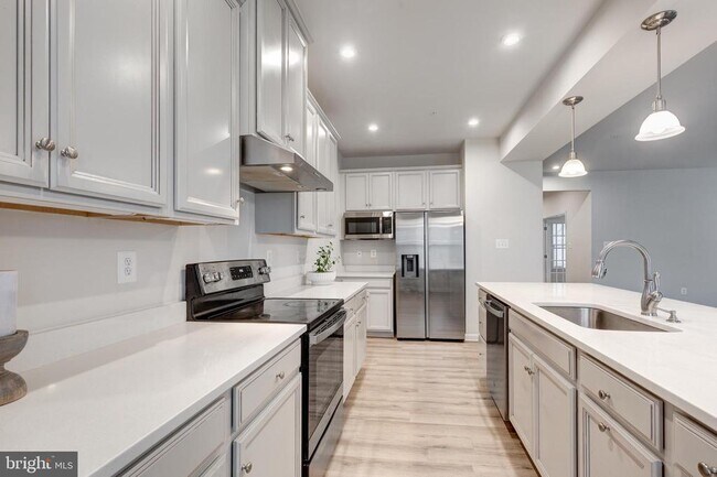 Building Photo - 112 Sherman Wy