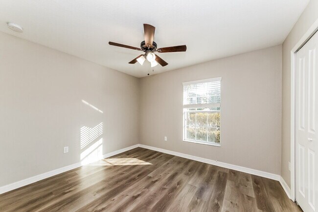 Building Photo - 1516 Climbing Dayflower Dr