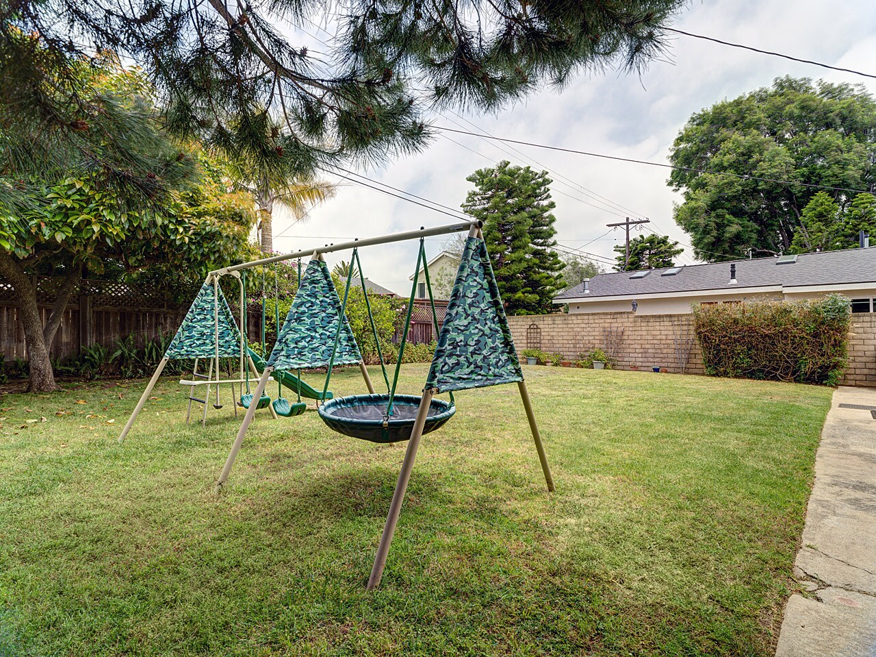 Building Photo - 8716 Bleriot Ave