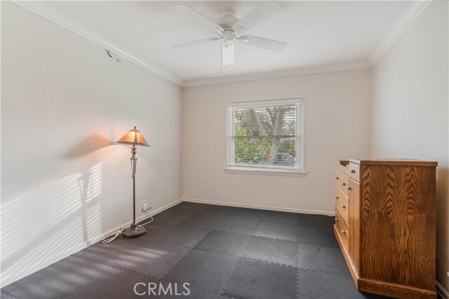 Building Photo - 5823 Vesper Ave