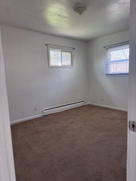 Building Photo - 28W625 Lester St