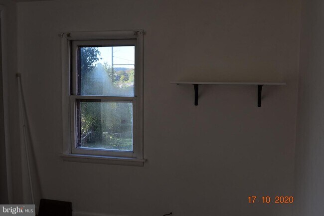 Building Photo - 622 Coates St