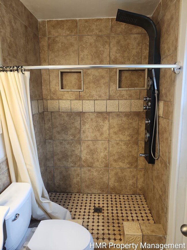 Building Photo - Spacious 4-Bedroom Home with Pool