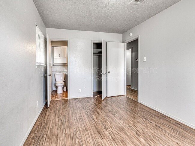 Building Photo - 601 N Wisconsin Ave