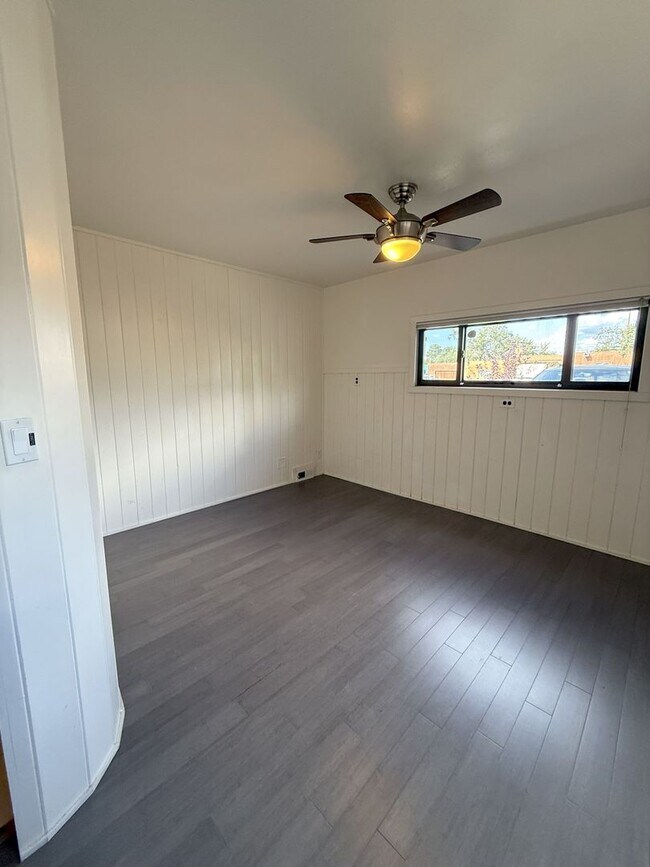 Building Photo - 1361 Santa Rosa Dr