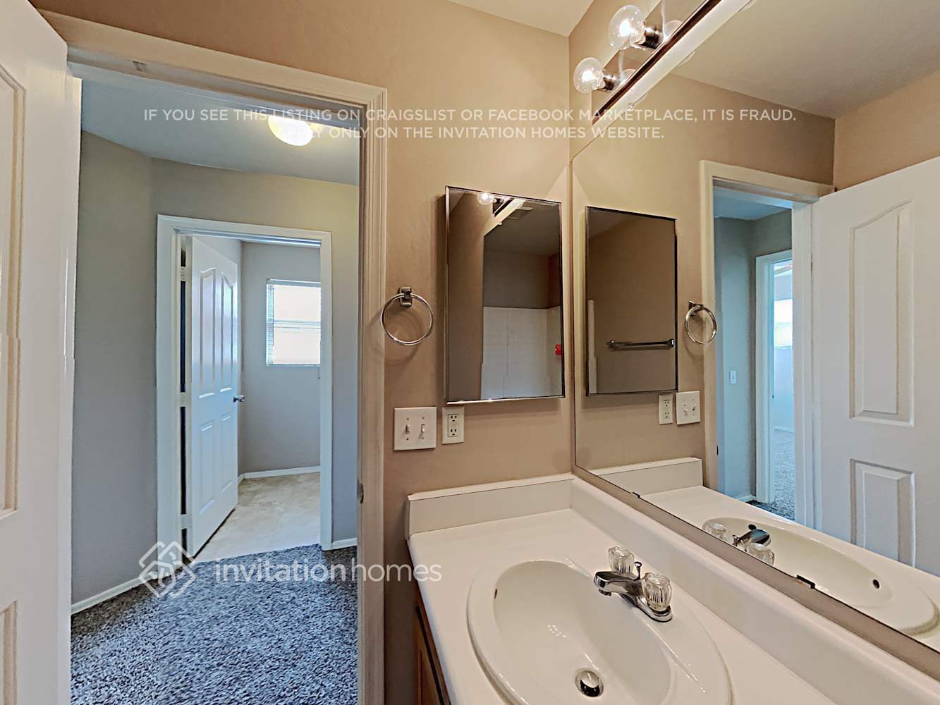 Building Photo - 1204 S 120th Ln