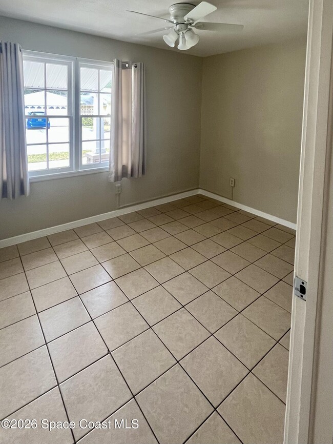 Building Photo - 27 Seminole Dr