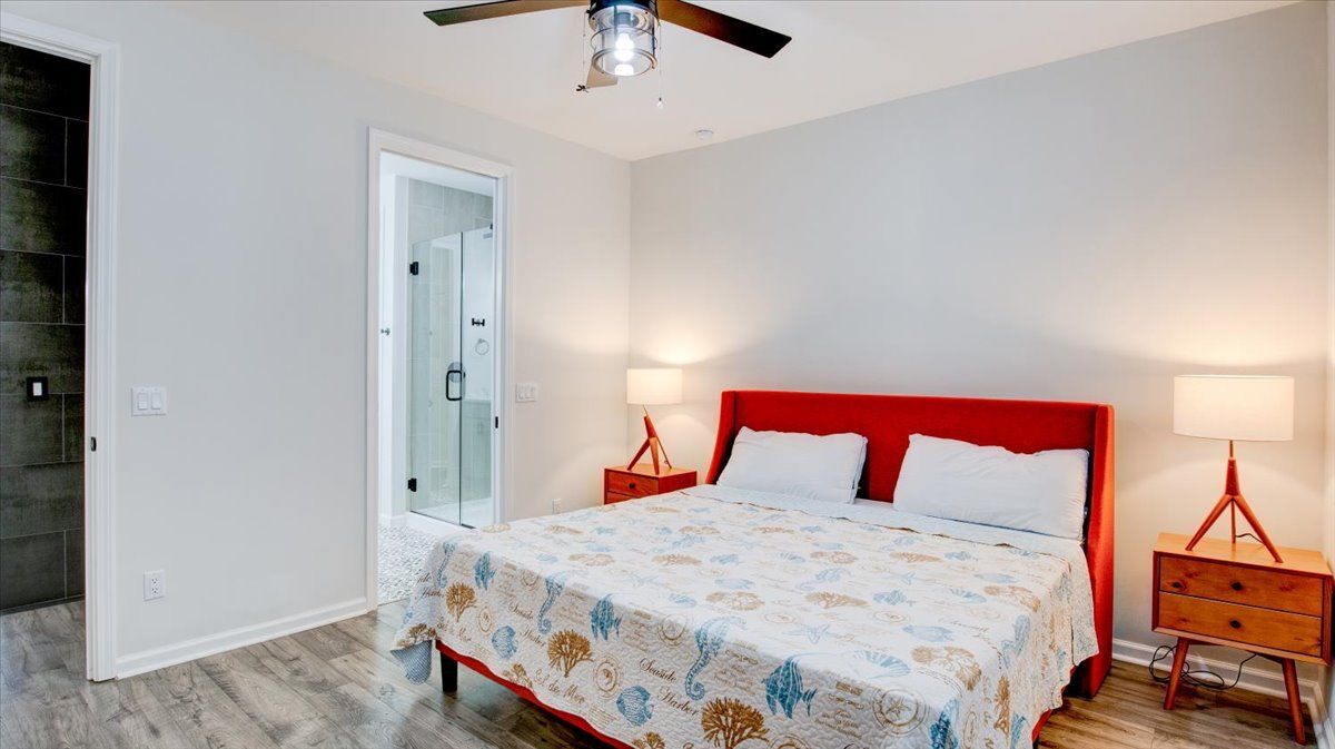 Building Photo - 125 Parrot Ave