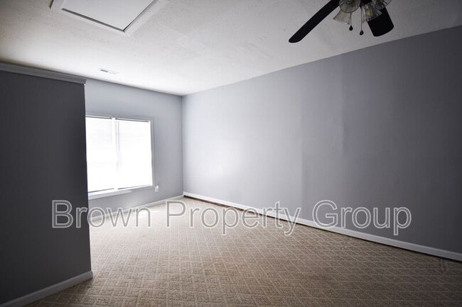 Building Photo - 7546 Southgate Rd