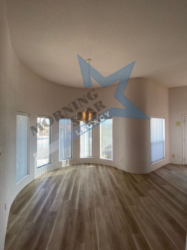 Building Photo - VIEWS!!  Spacious home in Picacho Hills!