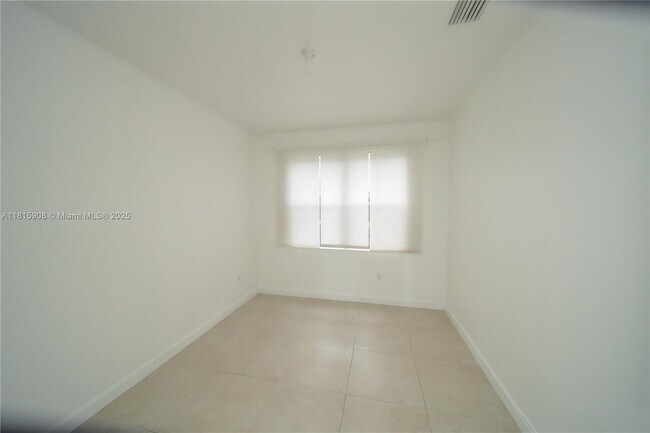 Building Photo - 10456 NW 61 Ln.