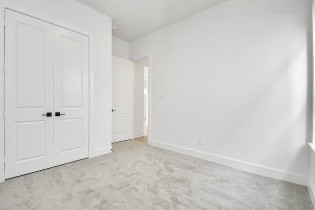 Building Photo - 4352 Avron Dr