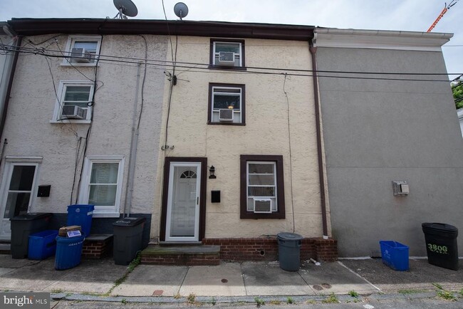 Building Photo - 4424 St Davids St