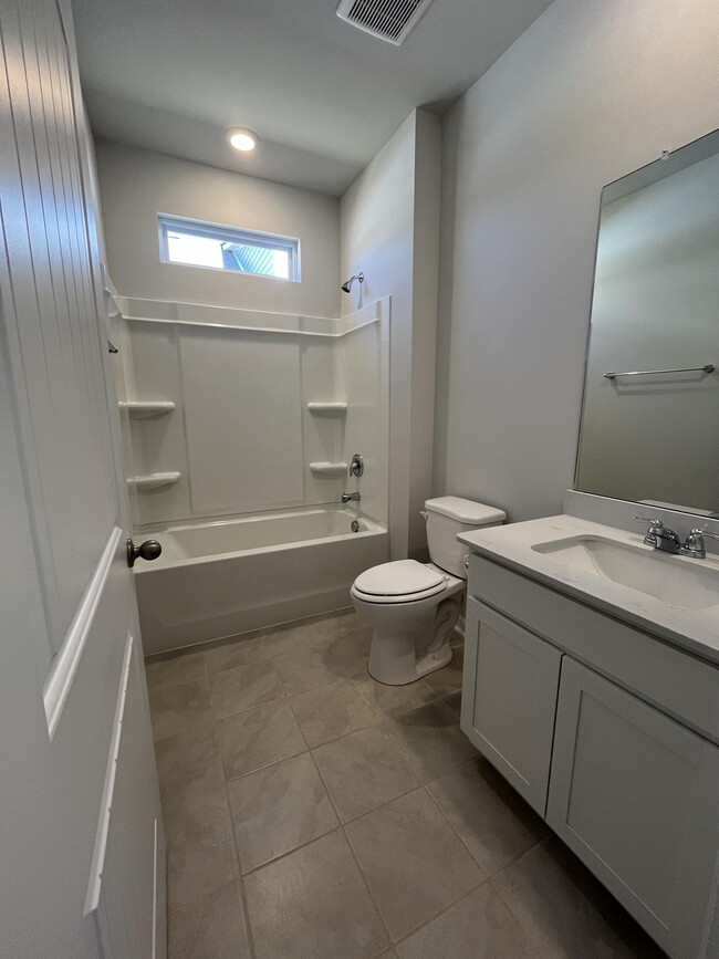 Building Photo - 6127 Japonica Ln