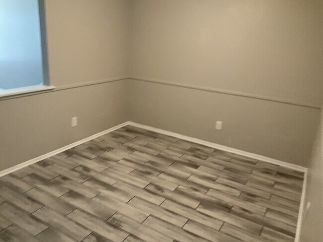 Building Photo - 85 E Caldwood Dr