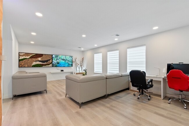 Building Photo - 5902 Rye Creek Dr