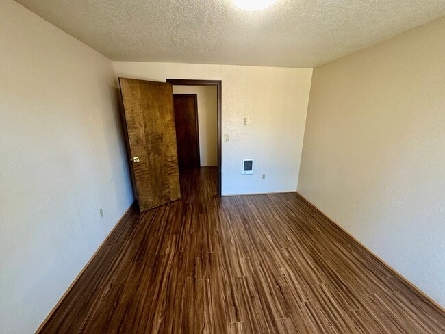 Building Photo - Duplex In South Corvallis Cul-De-Sac