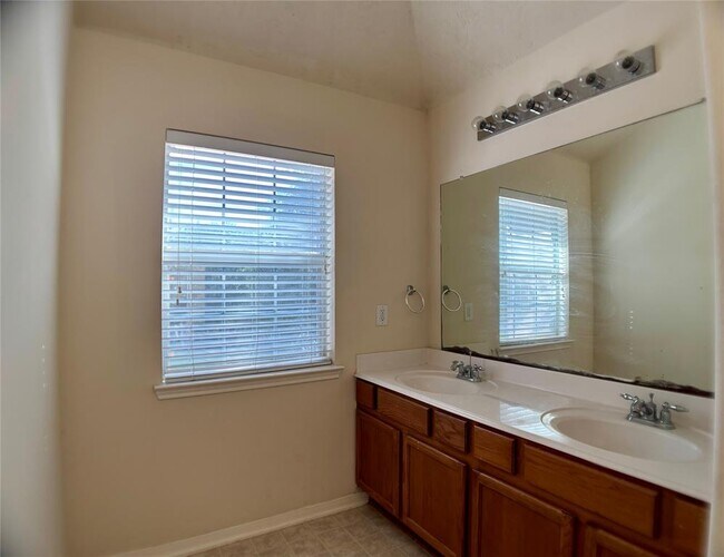 Building Photo - 25138 Bluma Ranch Dr