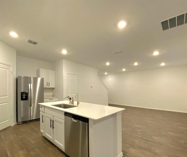 Building Photo - 12320 Silversmith Ln