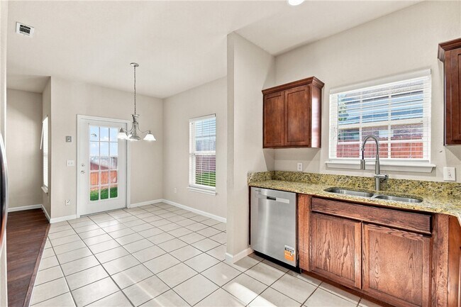 Building Photo - 3207 SW Deerfield Blvd