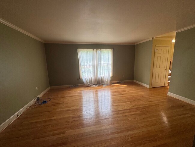 Building Photo - Montgomery Township 3 Bedroom 2.1 Bath Colonial with loft for rent $3,200/month