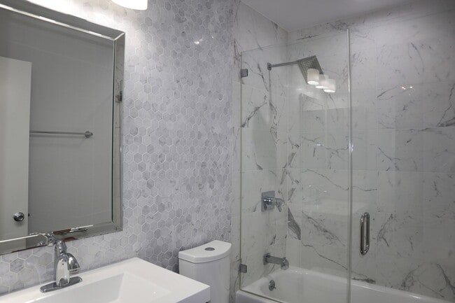 Building Photo - Wonderful 4 Bedroom Home in Fremont – Beautiful Backyard!