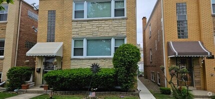 Building Photo - 7504 W Devon Ave