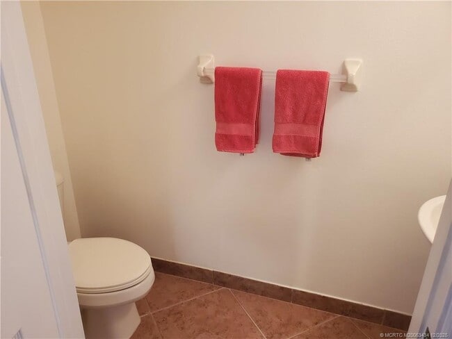 Building Photo - 5309 SE Jennings Ln