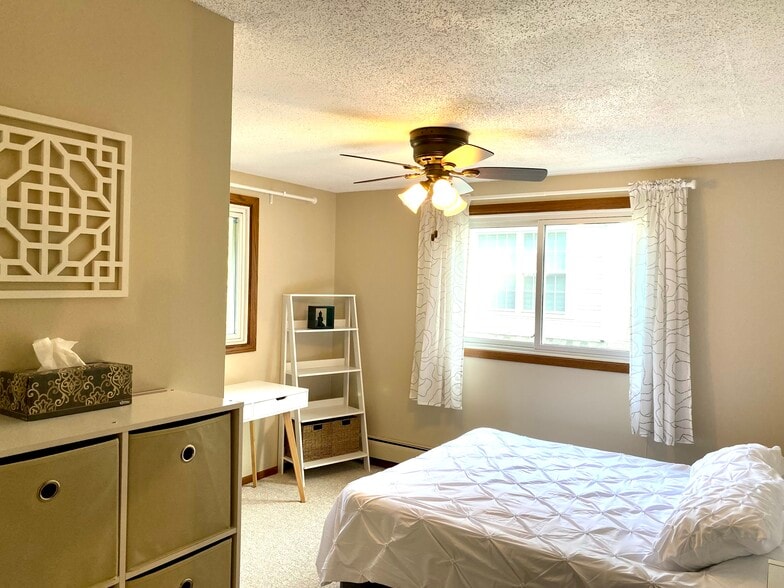 Building Photo - 1475 Sheldon St