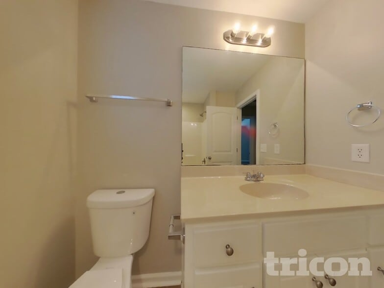 Building Photo - 191 River Ridge Dr