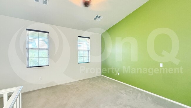 Building Photo - 2222 E Huntington Dr