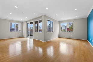 Building Photo - 1643 6th Ave